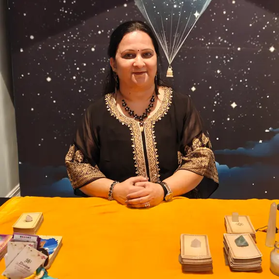 Best Tarot Card Reader in Pune