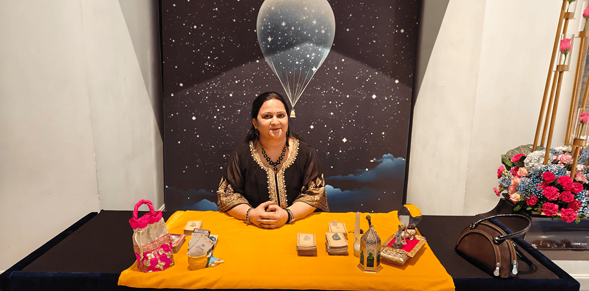 Celebrity tarot card reader in Mumbai